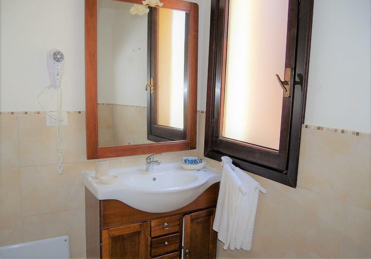 I Lentischi Aparthotel Villasimius Exterior photo